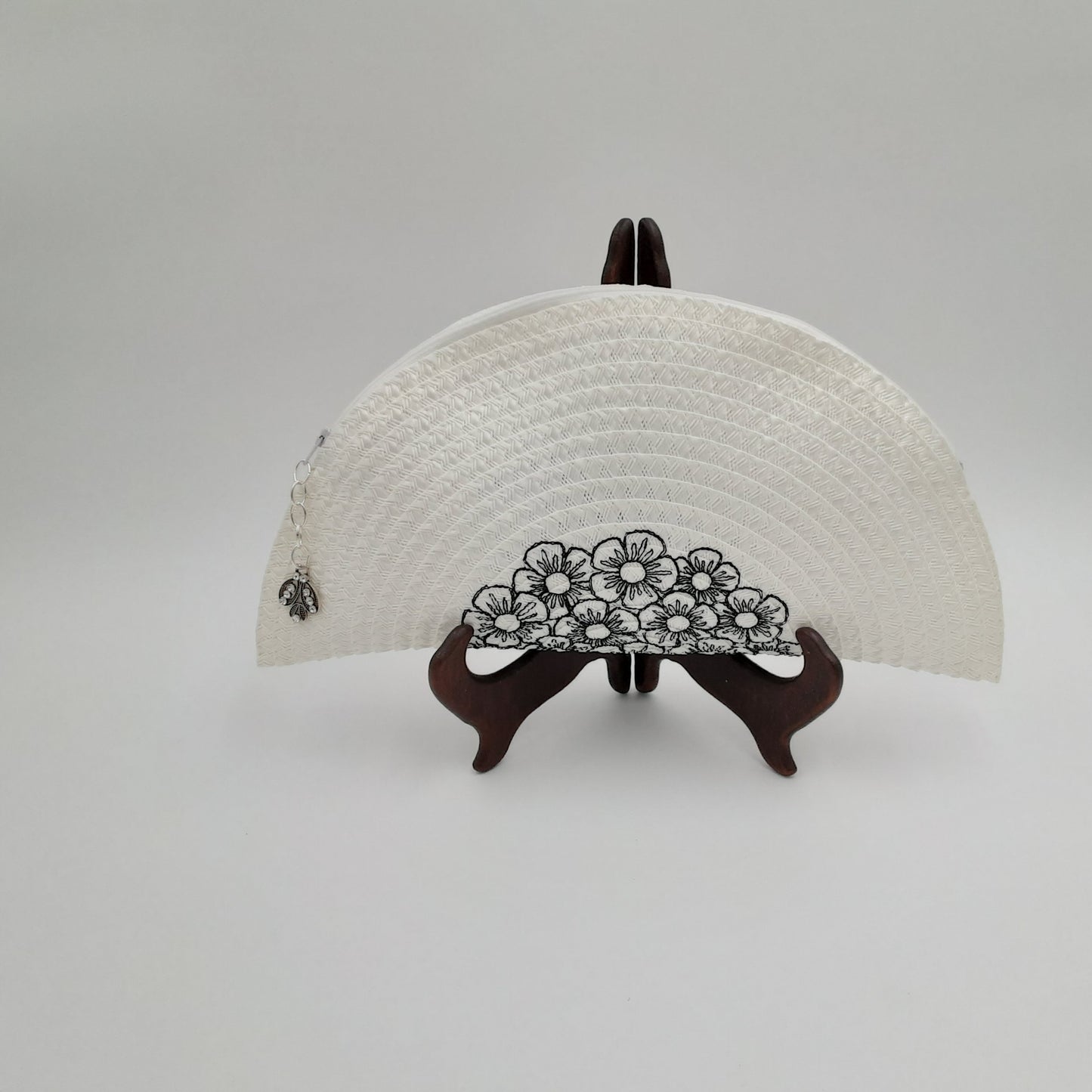 Black-n-White Straw Clutch