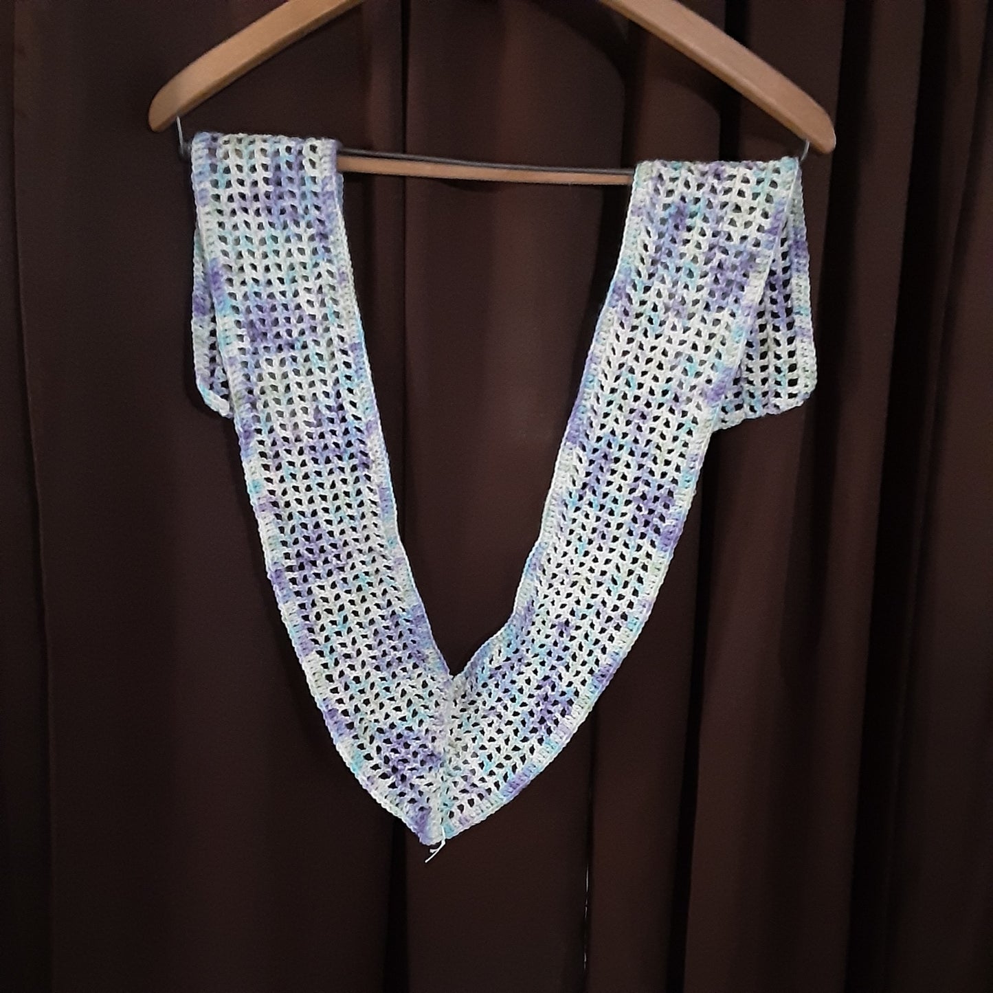 "V" Scarf