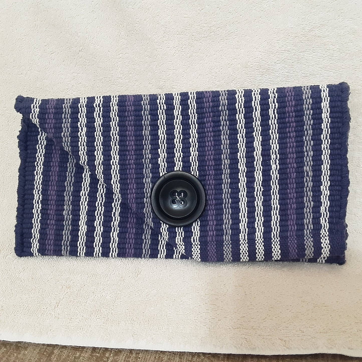 Button Down Clutch
