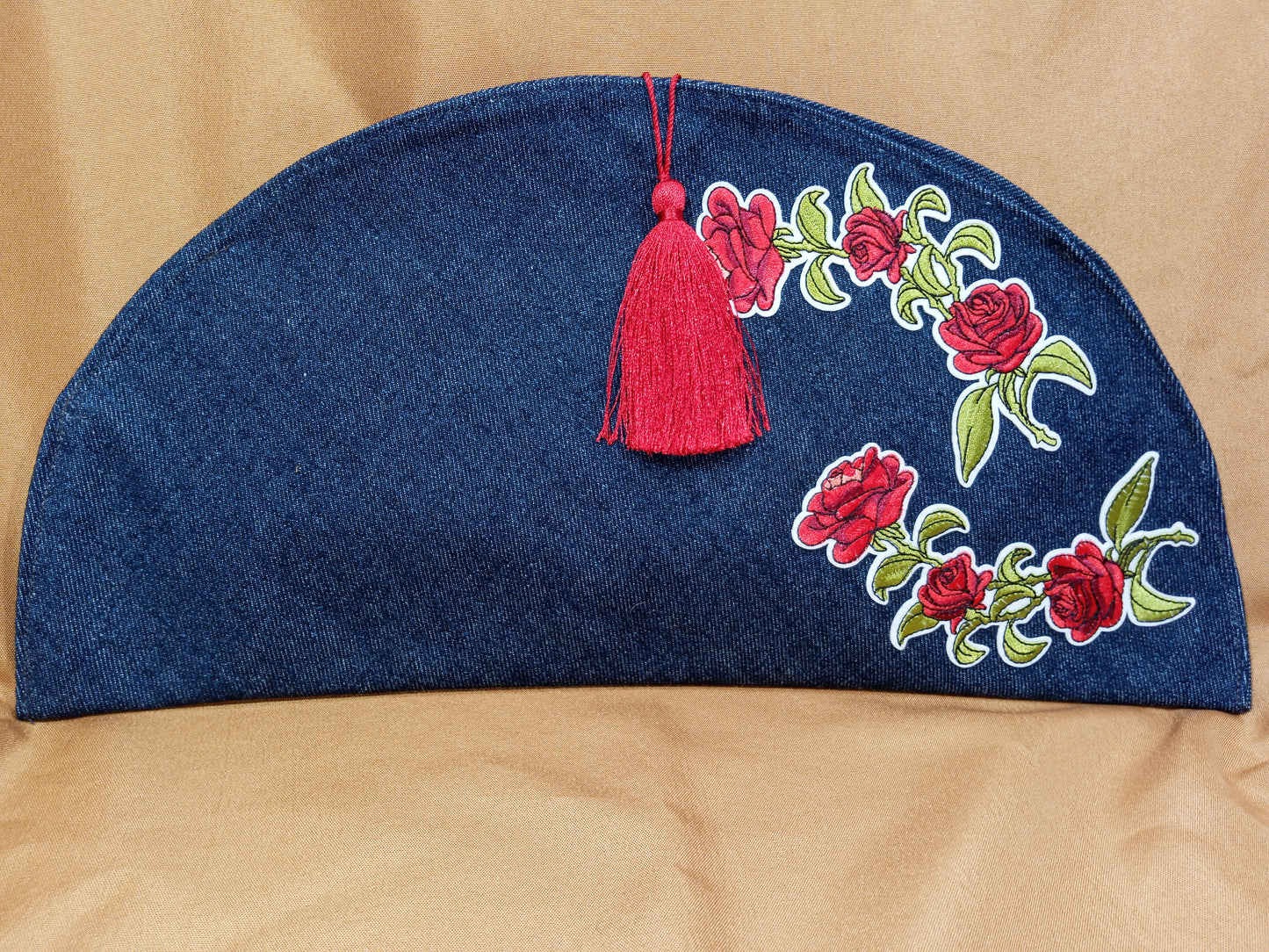 Casual Orient Clutch