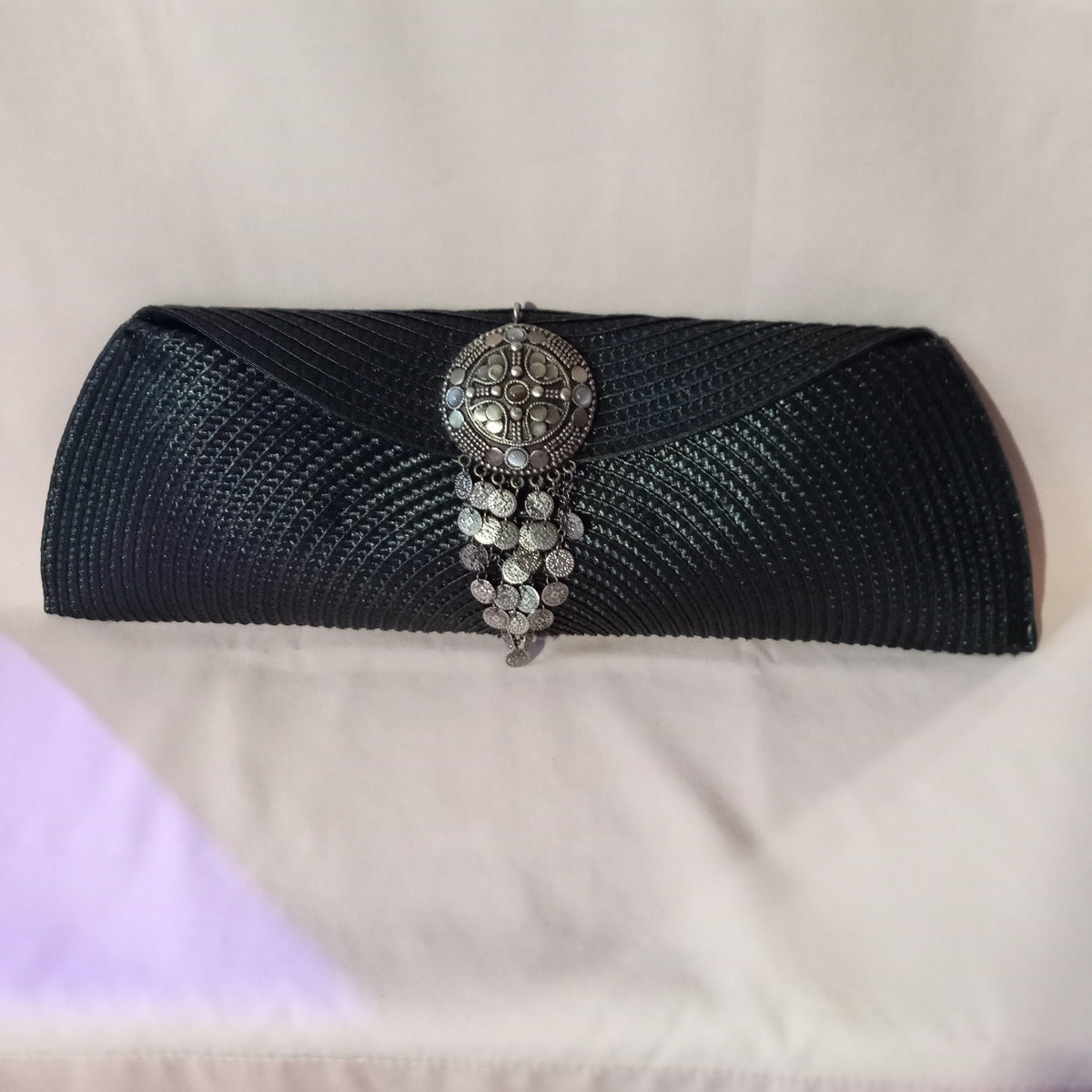 Blk. Straw w/Shield Clutch