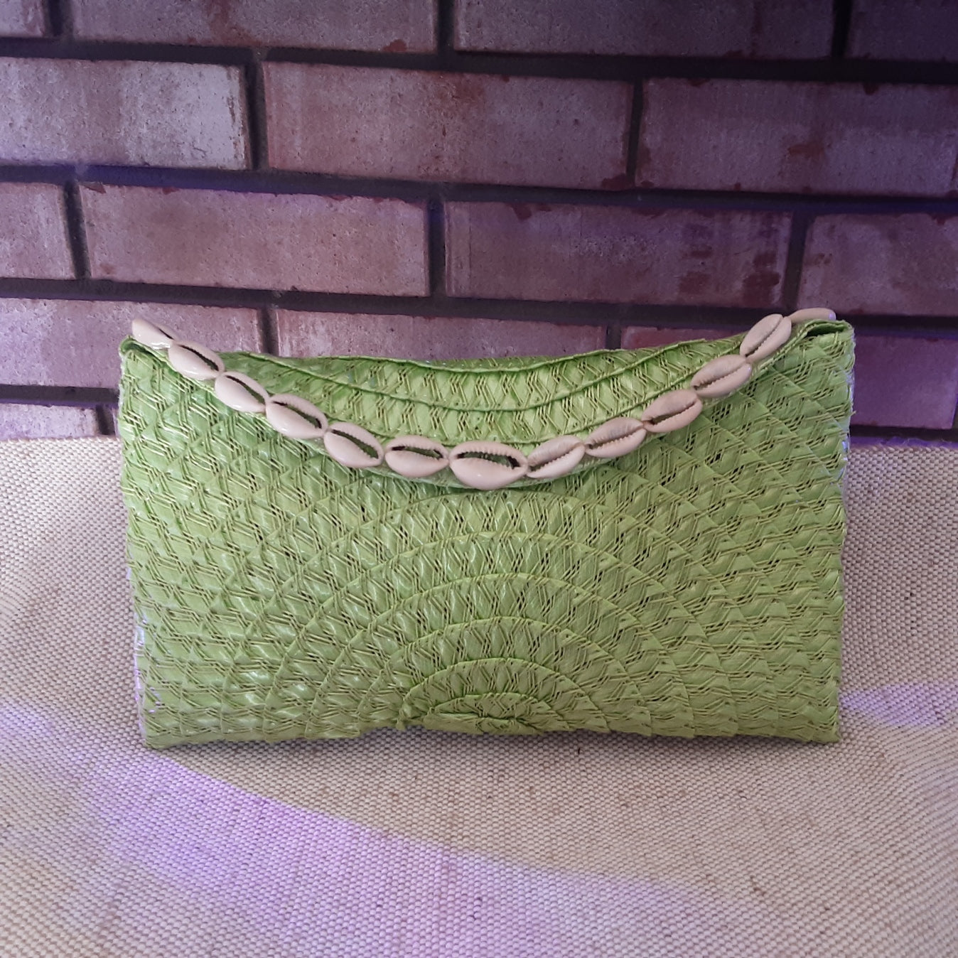 Cowrie Clutch