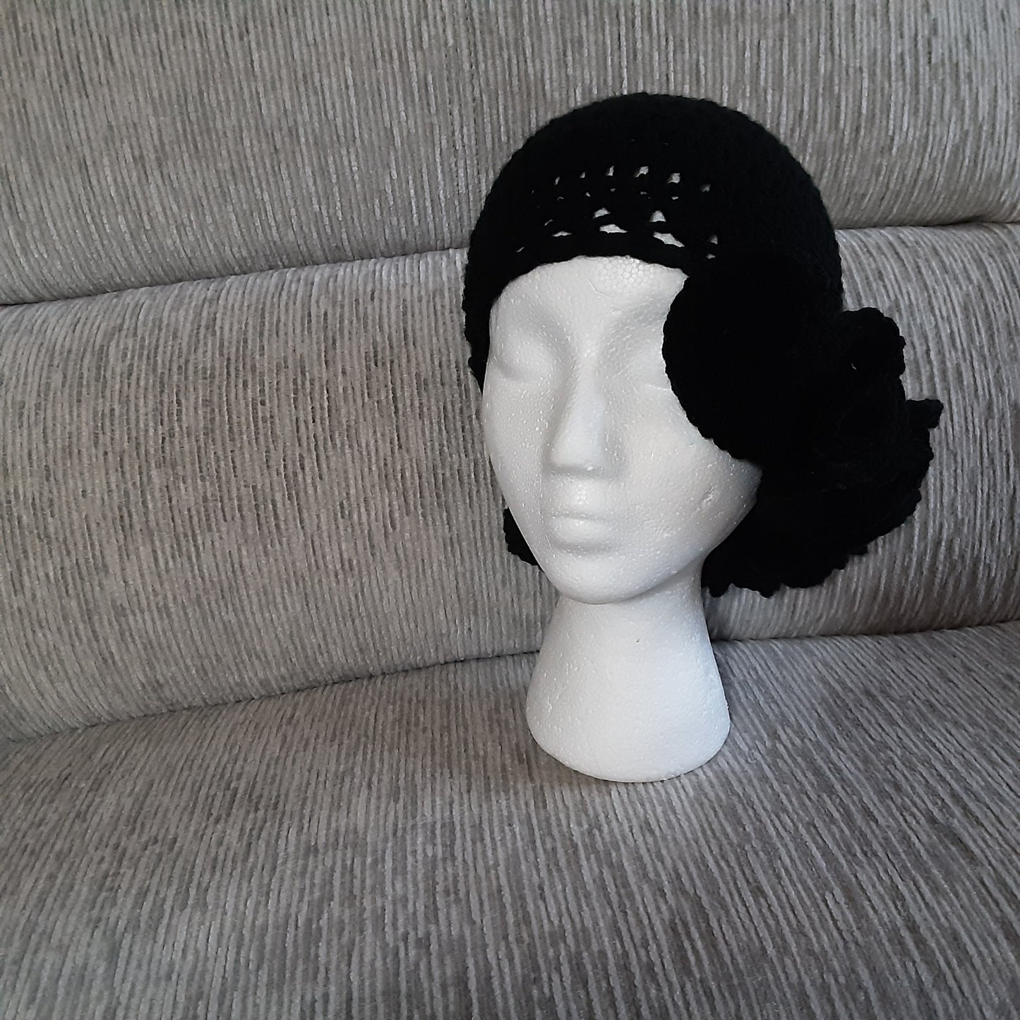 Solid Black 1/2 Ruffle Brim Hat