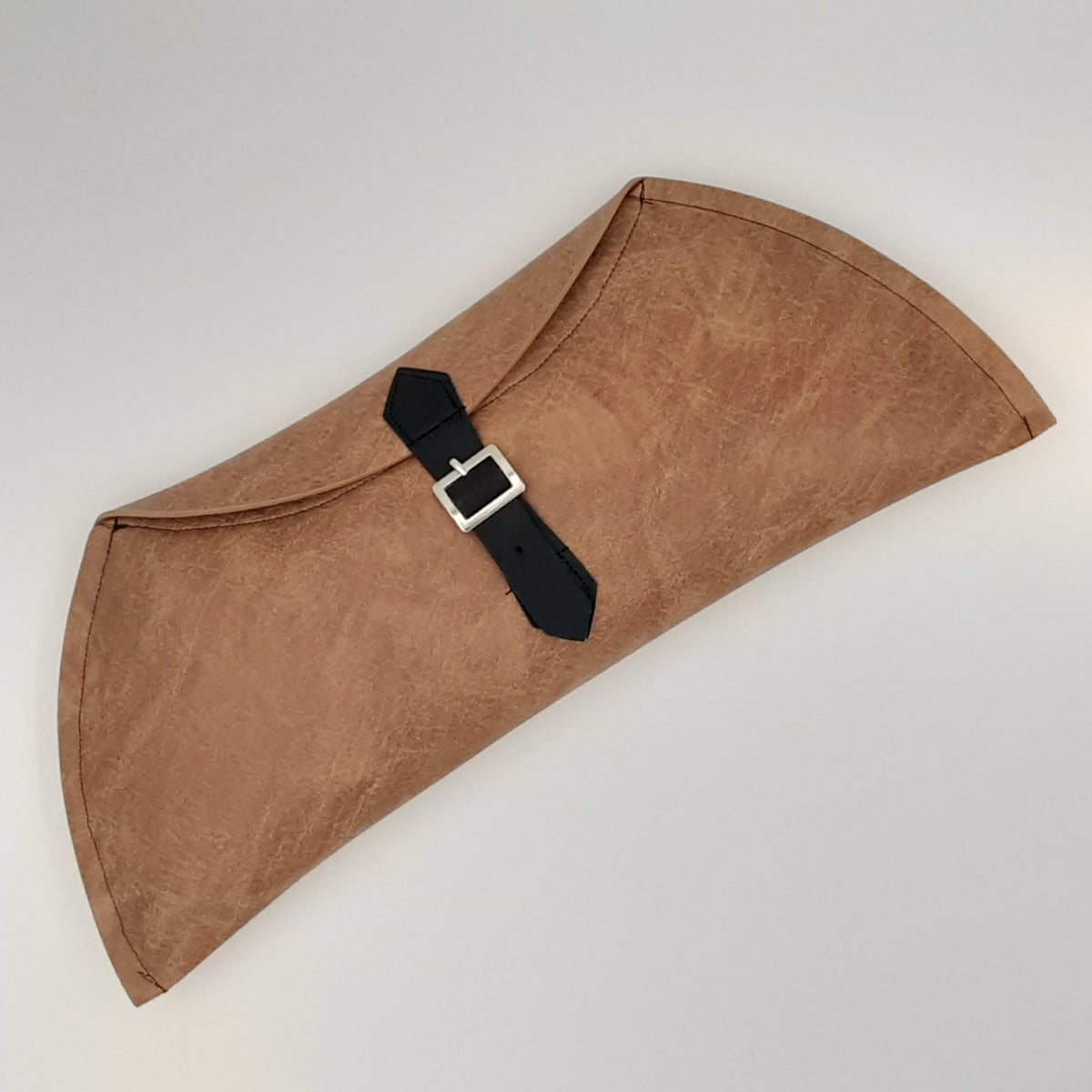 Buckled-Up Clutch